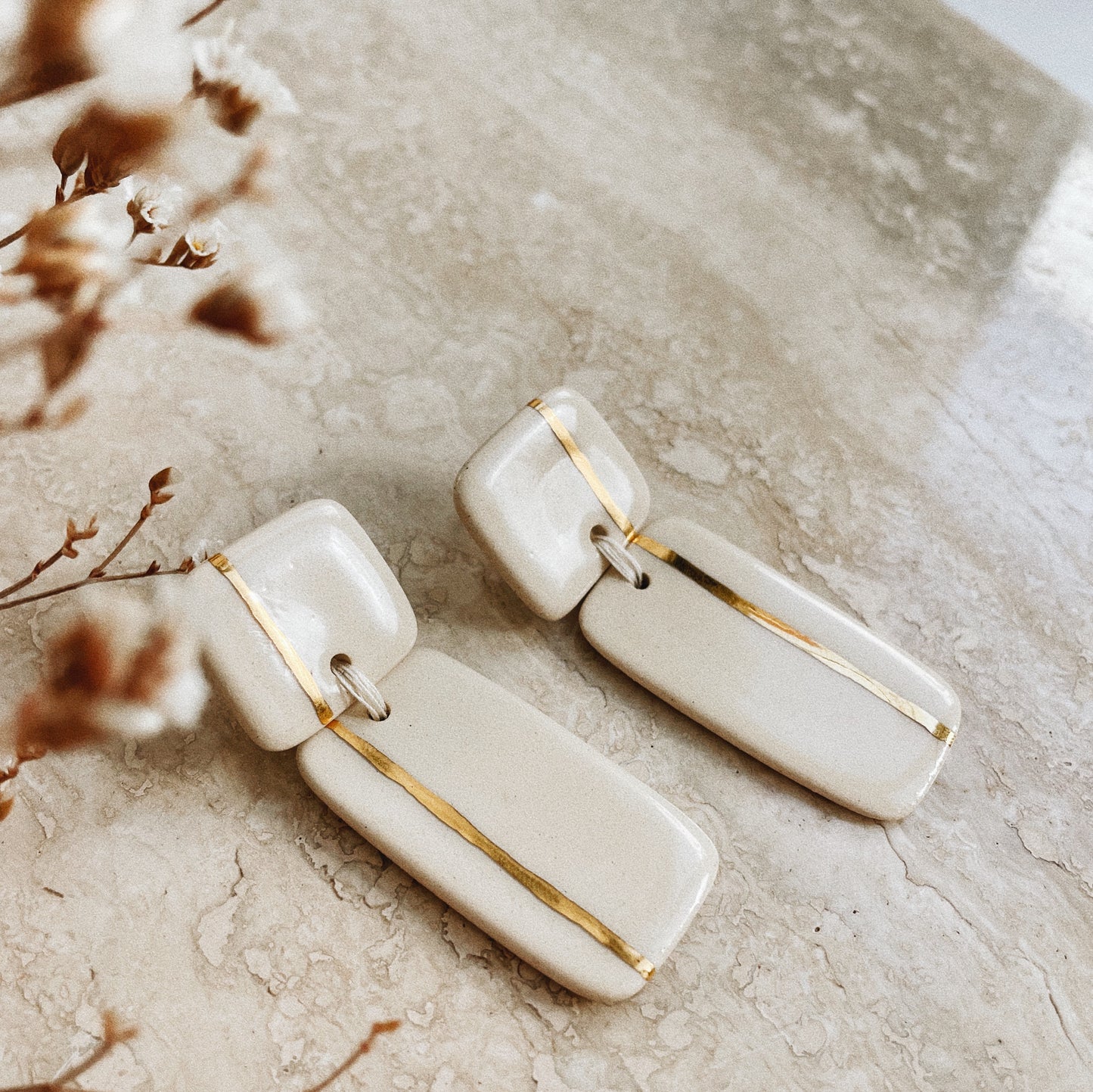 Pilar Ivory Gold Ceramic Earring