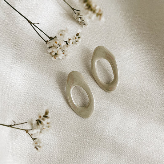 Livia pearl  Ceramic Earring